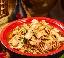 Heart of Cattle with Creeping Fig Root