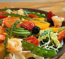 Steamed Shrimp and Avocado Salad