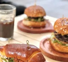 Lemon-Scented Tata Cod Burger