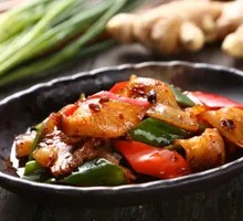 Spicy Green Pepper Stir-fry with Pork