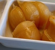 Sweet Pickled Garlic
