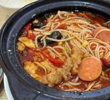 Crispy Pork Hot Pot Rice Noodles