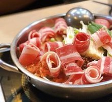 Beef and Rice Cake Hot Pot