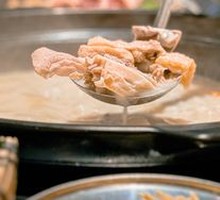 Pig's stomach chicken soup pot