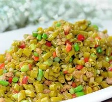 Minced Pork with Sour Cowpeas