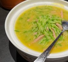 Bean Soup with Three-Month Melon Noodles