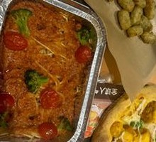 Golden Yolk Chicken Pizza