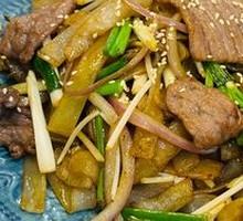 Dry-Fried Beef Rice Noodles