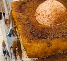 Passionate Custard Flow Cake