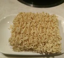 Instant Noodles Cake