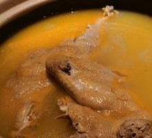 Braised Chicken with Ginkgo in Clay Pot