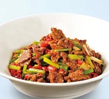 Stir-Fried Beef with Yellow Onion
