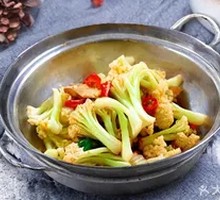 Spicy Stir-Fried Organic Cauliflower