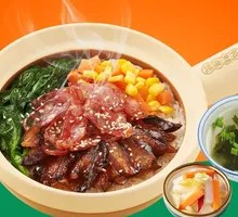 Cured Meat and Chicken Claypot Rice