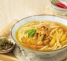Chicken Soup with Tremella and Rice Noodles