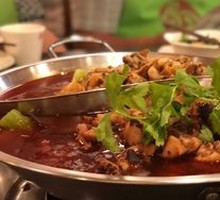 Sauce-Braised Rabbit Hot Pot