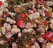 Yi Family Pickled Cabbage with Red Kidney Beans