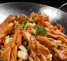 Spicy Duck Feet in Dry Pot