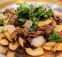 Glutinous Rice and Duck Feet with Broad Beans