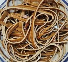 Shredded Tofu with Noodles