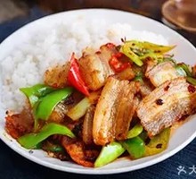 蒜苗回锅肉盖浇饭