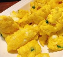 Mineral Water Stir-Fried Eggs