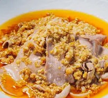 Sliced Pork Kidney with Big Knife