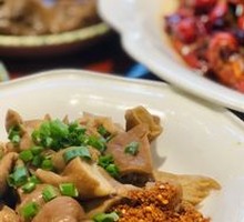 Spicy Braised Pork Intestines