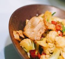 Spicy Stir-Fried Organic Cauliflower