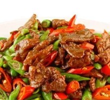 Stir-Fried Beef with Yellow Onion
