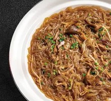 Clam and Noodles Stir-fry