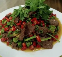 Stir-Fried Beef with Yellow Onion