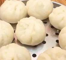 Luo's Sauce Pork Steamed Bun