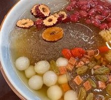 Hand-Pressed Bubbly Ice Jelly