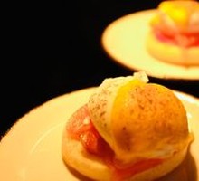 Eggs Benedict