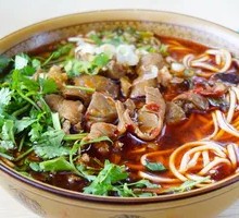 Sichuan-style Pepper Chicken Offal Noodles