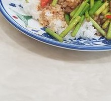Garlic Shoot Beef Rice Bowl