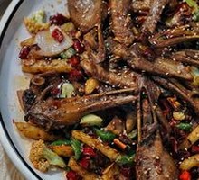 Dry Pot Chicken Wings and Pig's Lips