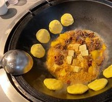 Stewed Goose in Iron Pot