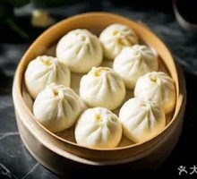 Minced Meat and Pickled Vegetable Steamed Buns