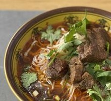 Old Jar Sichuan-style Pickled Cabbage Beef Noodles