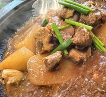 Braised Pork Ribs with Radish in Abalone Sauce