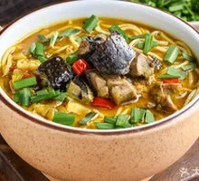 Spicy Sour Golden Soup Noodles