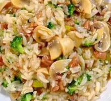 Fresh Meat and Mushroom Fried Rice