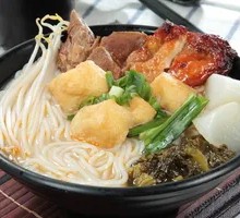 Sour Cabbage and Pork Noodles