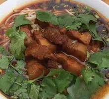 Braised Pork Rice Noodles