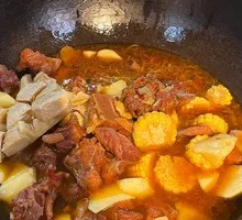 Stewed Pork Spine in Iron Pot