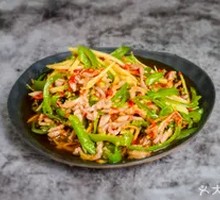 Young Ginger Stir-Fried Pork Strips