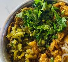 Fried Egg Snail Noodles