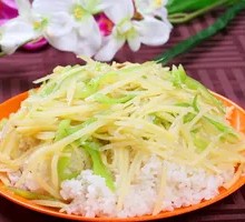 Green Pepper and Potato Noodles Rice Bowl